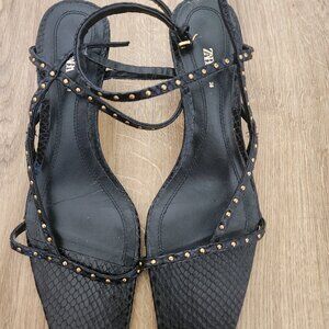 Black Zara kitten heels